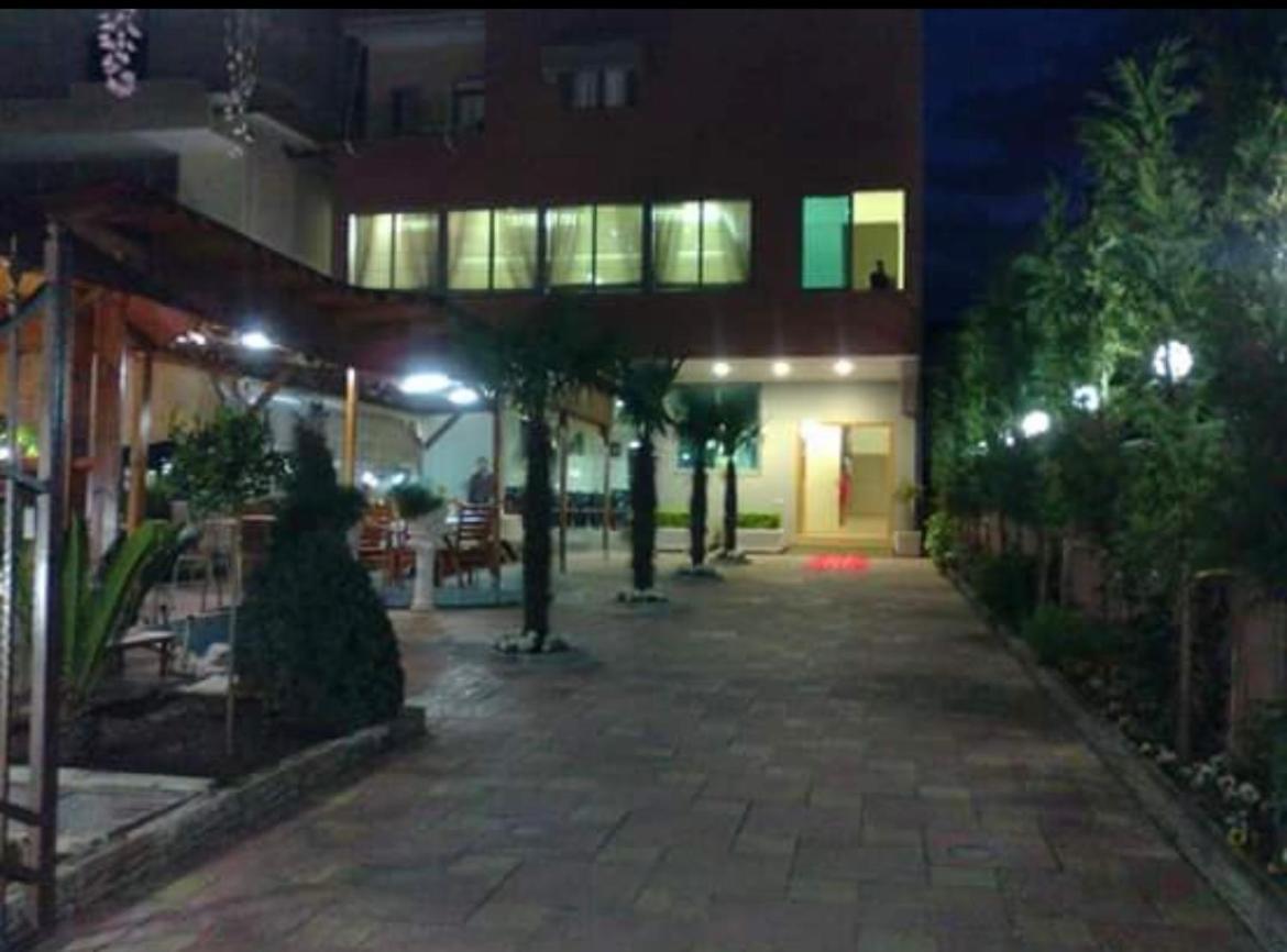 Bajovah Apartments & Restaurant Тирана Экстерьер фото